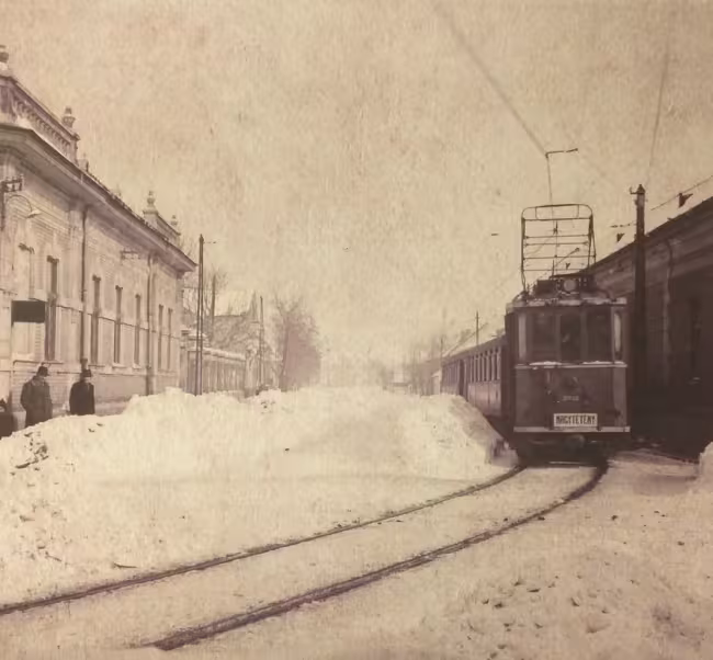 A nagytétényi villamos a kanyarban