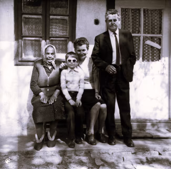 Pánczél Julianna családjával